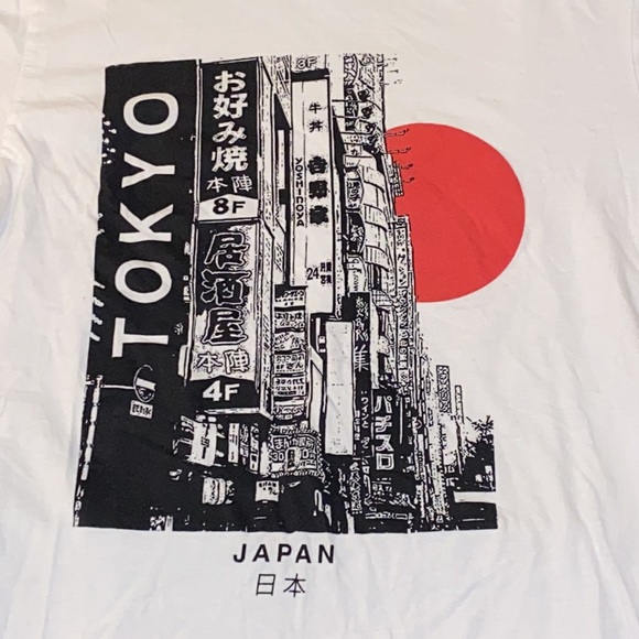 Vintage Tops - VTG Tokyo scene T-shirt. Size S/M.